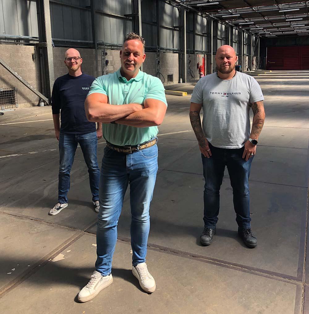 Bruce Ilmer, Bas van der Veer en Dennis Mulder transport en inzamelen. Gemeente Utrecht