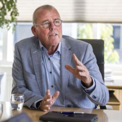 Wim van Esch Gemeentesecretaris Goeree Overflakkee portret2