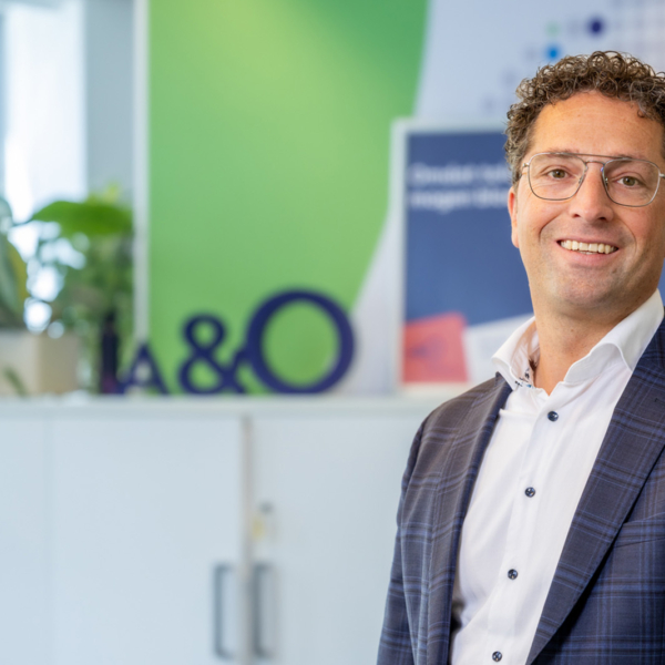 Hoofd in de zon en (soms) in gedachten bij m’n werk