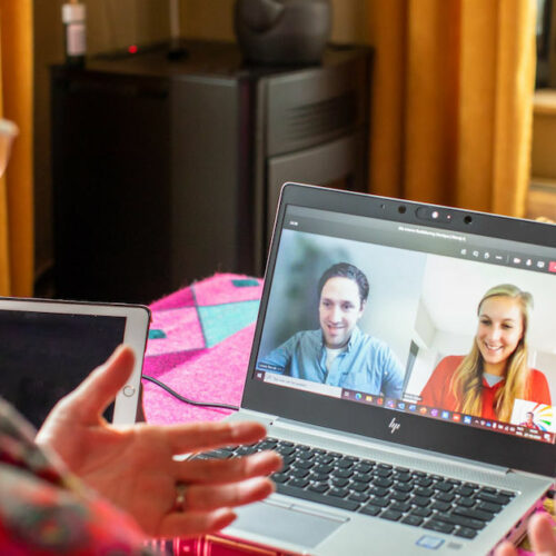 Gemeente Etten-Leur - Vrouw-Videovergaderen -1200