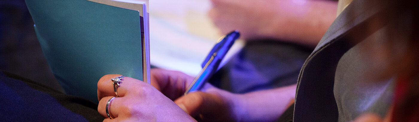 Schrijven handen 1400